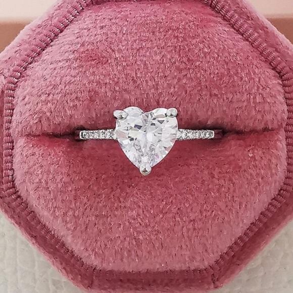 NEW 925 STERLING SILVER DIAMOND HEART RING, CUTE RING, SHINY RING. - Picture 3 of 4